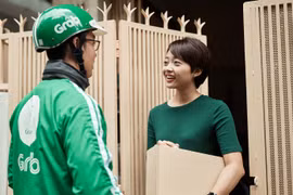 Grab cho rằng các sáng kiến này sẽ giúp các SME tăng mức độ hiển thị trên nền tảng online, thu hút thêm khách hàng. Ảnh: Grab.