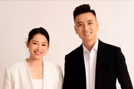 Cặp vợ chồng Quyền Leo Daily thông báo bán được 100 tỷ tiền hàng sau 17 giờ livestream. Ảnh: Facebook Quyền Leo Daily.