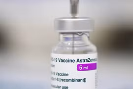 Bộ Y tế nói gì về việc vắc xin Covid-19 AstraZeneca có thể gây cục máu đông?