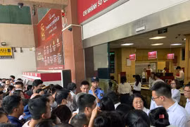 Thuê người lấy số mua vàng đẩy giá, NHNN đề nghị Bộ Công an xác minh, xử lý
