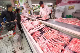 Dịch tả lợn châu Phi và thương chiến Trung - Mỹ đã khiến giá thịt lợn ở Trung Quốc trở nên đắt khủng khiếp