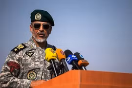 Chuẩn Đô đốc Hải quân Iran Habibollah Sayyari hôm 28/12 tuyên bố sẽ tấn công tiêu diệt máy bay, tàu thuyền nước ngoài đột nhập khu vực tập trận của hải quân Trung Quốc, Nga và Iran nhằm thu nhập tình báo.