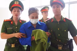 Xét xử vụ Phúc Sơn: Cựu Bí thư Vĩnh Phúc Hoàng Thị Thúy Lan tới tòa với mái tóc ngả màu bạc