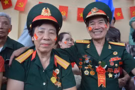 Đi xem tập luyện diễu binh, cựu chiến binh 73 tuổi xúc động nhớ về đồng đội đã ngã xuống