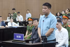 Nguyễn Văn Hậu bật khóc tại tòa, kể tuổi thơ cơ cực và hành trình xây 13.000 căn nhà tình nghĩa
