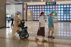 Hanoi Metro nói gì về tin cấm khách mang xe đạp điện lên tàu Cát Linh - Hà Đông?
