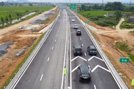 Loạt cao tốc Bắc - Nam thông xe, từ Hà Nội vào TP Nha Trang rút ngắn được bao nhiêu thời gian?