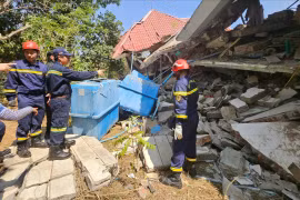 Cảnh sát Việt Nam tìm 2 nạn nhân mắc kẹt trong ngôi nhà bị sập sau động đất ở Myanmar