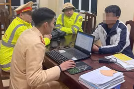 Tài xế xe đầu kéo cản trở đoàn xe ưu tiên ở Tuyên Quang bị xử lý