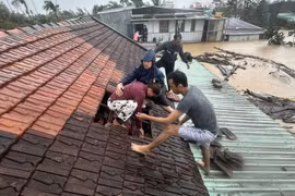 Sẵn sàng nhường trụ sở công an, bộ đội để người dân tránh lũ