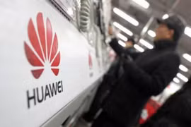 Tính năng kỹ thuật của chiếc điện thoại Huawei P20 Lite có thể đã bị hồ sơ FCC làm lộ (ảnh Reuters)