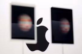 Apple sẽ công bố hai mẫu iPad 9.7 inch mới vào tháng 3/2018 ? (Ảnh Reuters)