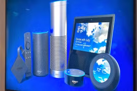 Các thiết bị loa thông minh của Google và Amazon (Reuters)