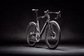 Chiếc xe đạp SystemSix có giá 11.000 USD được Cannondale khẳng định là chiếc xe đạp đua nhanh nhất thế giới (Ảnh Cannondale)