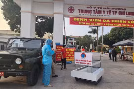 Sau 32 giờ thần tốc, robot đã được hoàn thành và đưa vào thử nghiệm tại Bệnh viện Dã chiến số 1 (Trung tâm Y tế Chí Linh). Ảnh: Thông tin Chính phủ.