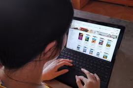 Tặng thêm 10.000 bản sách điện tử "Cẩm nang phòng chống Covid-19" trên sàn sách trực tuyến.