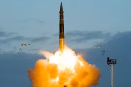 Tư lệnh tên lửa chiến lược Nga tuyên bố rằng Moscow sẽ có những ICBM cực mạnh.