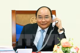 Thủ tướng Nguyễn Xuân Phúc điện đàm với Tổng thống đắc cử Hoa Kỳ Donald Trump. (Ảnh: Thống Nhất/TTXVN).