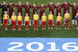UEFA cấm đội tuyển quốc gia Nga tưởng nhớ các em bé tử nạn ở Karelia.