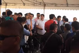 Tổng thống Philippines Rodrigo Duterte đích thân đến chào từ biệt ngư dân Việt Nam.