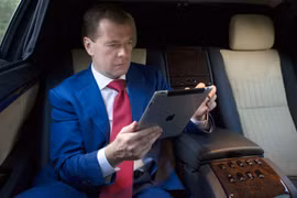 Thủ tướng Medvedev: Nga có thể tự cung tự cấp nuôi sống bản thân.