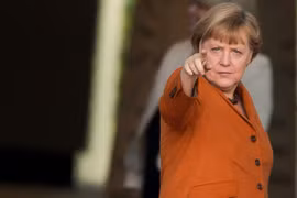 Có đối tượng bỏ đầu lợn, xúc phạm bà Merkel