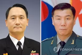 Phó Đô đốc Um Hyun-seong (trái) và Trung tướng Leem Ho-young. (Nguồn: Yonhap).
