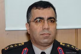 Đại tá Muharrem Kose. 