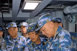 4 viên sĩ quan Quân đội Trung Quốc lon Thượng tướng đồng thời tham gia chỉ đạo cuộc tập trận của ba hạm đội lớn Hải quân Trung Quốc trên vùng biển phía bắc Biển Đông từ ngày 5 đến ngày 11/7/2016. Cuộc tập trận này tổ chức bất hợp pháp cả ở vùng biển quần 