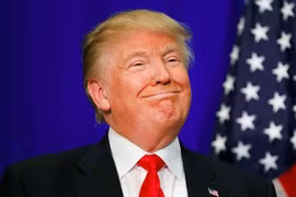 Donald Trump bất ngờ vươn lên nhẹ so với bà Hillary Clinton