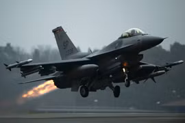 Báo Nga: 2 chiếc F-16 Mỹ đâm vào nhau trên không