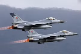 Đài Loan đưa các máy bay F-16 tới Bành Hồ và máy bay trinh sát U-2 Mỹ bay vào khu vực Trung Quốc cấm bay để tập trận là những động thái mới ở eo biển Đài Loan (Ảnh: Đông Phương).