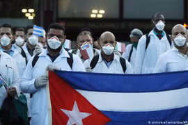 Cuba được coi là quốc gia đối phó có hiệu quả dịch bệnh COVID-19 và có tiềm năng sản xuất vaccine chống virus Corona mới (Ảnh: Deutsche Welle)