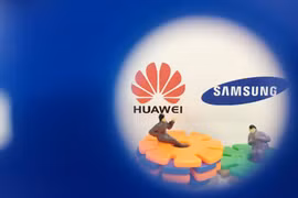 Samsung và SK Hynix chấm dứt cung cấp chip sẽ là đòn chí tử giáng vào gã khổng lồ công nghệ Trung Quốc Huawei (Ảnh: Đa Chiều).
