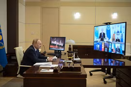 Tổng thống Nga Putin tham dự Hội nghị trực tuyến các nhà lãnh đạo CSTO từ Điện Kremlin (Ảnh: RIA).