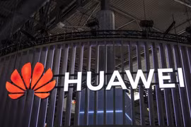 Lệnh cấm chíp của Mỹ đã đẩy Huawei vào tình trạng khốn đốn (Ảnh: Đa Chiều).