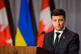 Ngày 29/1, Tổng thống Ukraine Volodymyr Zelensky đã ký lệnh trừng phạt 4 công ty và 1 công dân Trung Quốc (Ảnh: Dwnews).