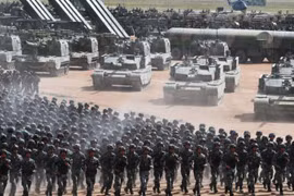 Ông Trương Triệu Trung cho rằng nhiều người Trung Quốc ngộ nhận sức mạnh của Trung Quốc đã tương đương với Mỹ (Ảnh: VCG).