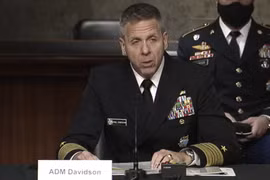 Đô đốc Phil Davidson báo cáo trước Ủy ban Quân lực Thượng viện hôm 9/3 (Ảnh: VOA).