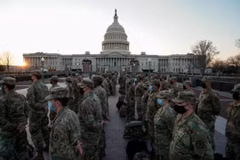 10 ngàn lính Vệ binh quốc gia đã được đưa tới Washington để bảo vệ an ninh cho Lễ nhậm chức của ông Joe Biden (Ảnh: Reuters).
