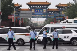 Chợ bán buôn Tân Phát Địa, nơi bị coi là ổ dịch đã bị phong tỏa (Ảnh: AFP).