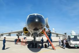 Hình ảnh được cho là chiếc H-6J trên sân bay Phú Lâm thuộc quần đảo Hoàng Sa (Ảnh: Đông Phương).