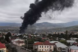 Thành phố Stepanakert thủ phủ của vùng Nagorno-Karabakh bị Azerbaijan pháo kích hôm 4/10 (Ảnh: Sohu).