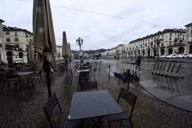 Italy thực hiện phong tỏa, các thành phố vắng bóng người (Ảnh: Đa Chiều)