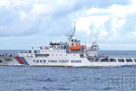 Tàu hải cảnh Trung Quốc đi vào vùng biển quần đảo Senkaku/Điếu Ngư, Nhật kịch liệt phản đối và yêu cầu rời đi (Ảnh: Kyodo).