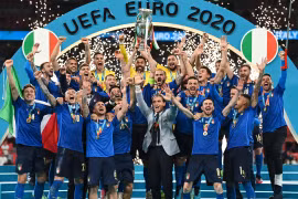 Xin chúc mừng ĐT Italia. Ảnh UEFA. 
