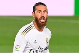 Ramos chia tay Real cũng coi như đặt dấu chấm hết cho thế hệ Galaticos 2.0. Ảnh RM.