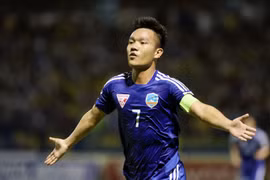 Để chuẩn bị cho V.League 2022, đội bóng bên bờ nam sông Lam đã mời tiền vệ 33 tuổi Đinh Thanh Trung về sân Hà Tĩnh. Ảnh AT.