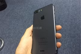 iPhone 7 Plus bị tố 'chết' camera