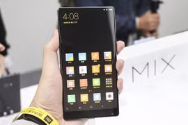 Chạm vuốt Xiaomi Mi MIX - smartphone không viền cực sexy
